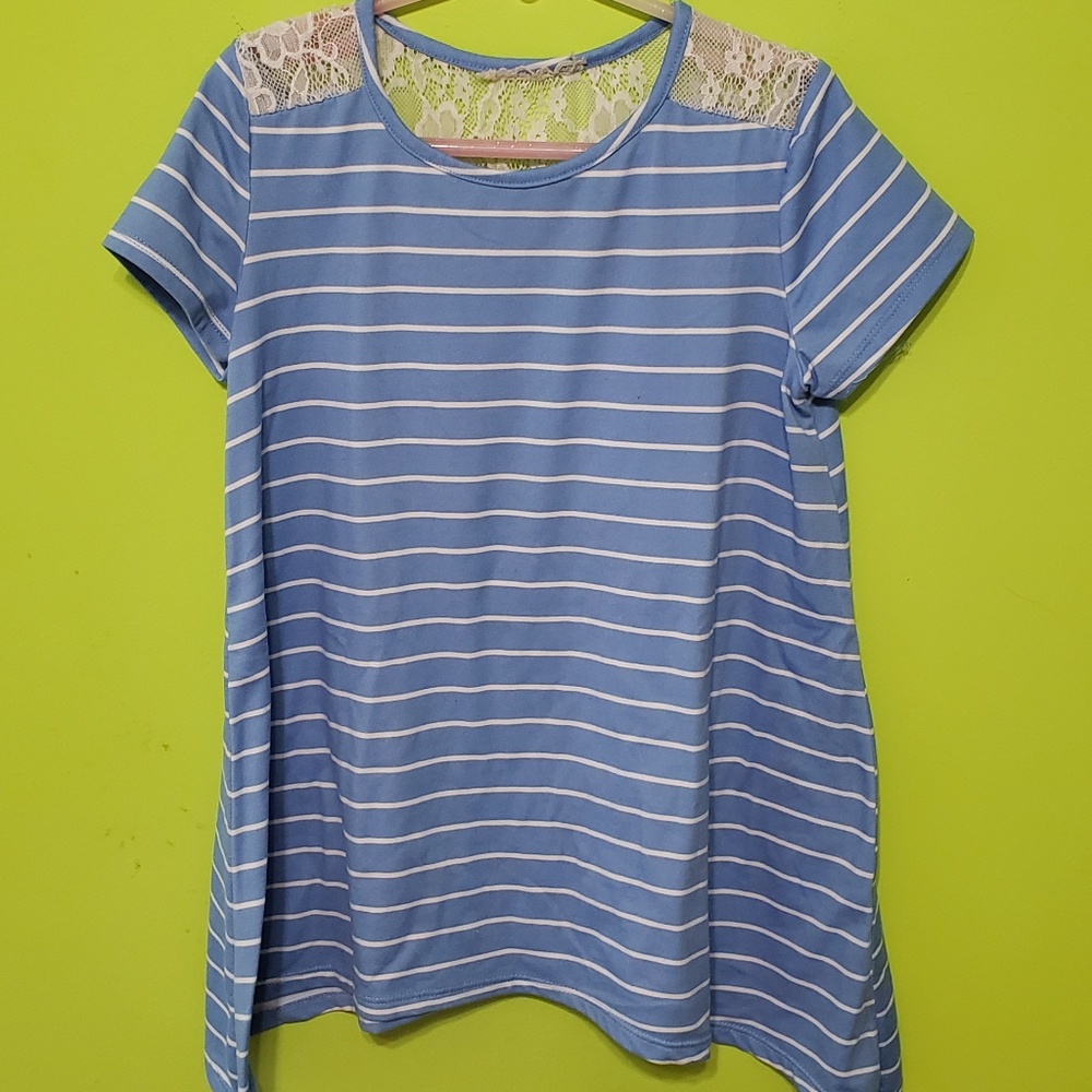 💥4/$2💥 soft drape shirt Sz 10/12
